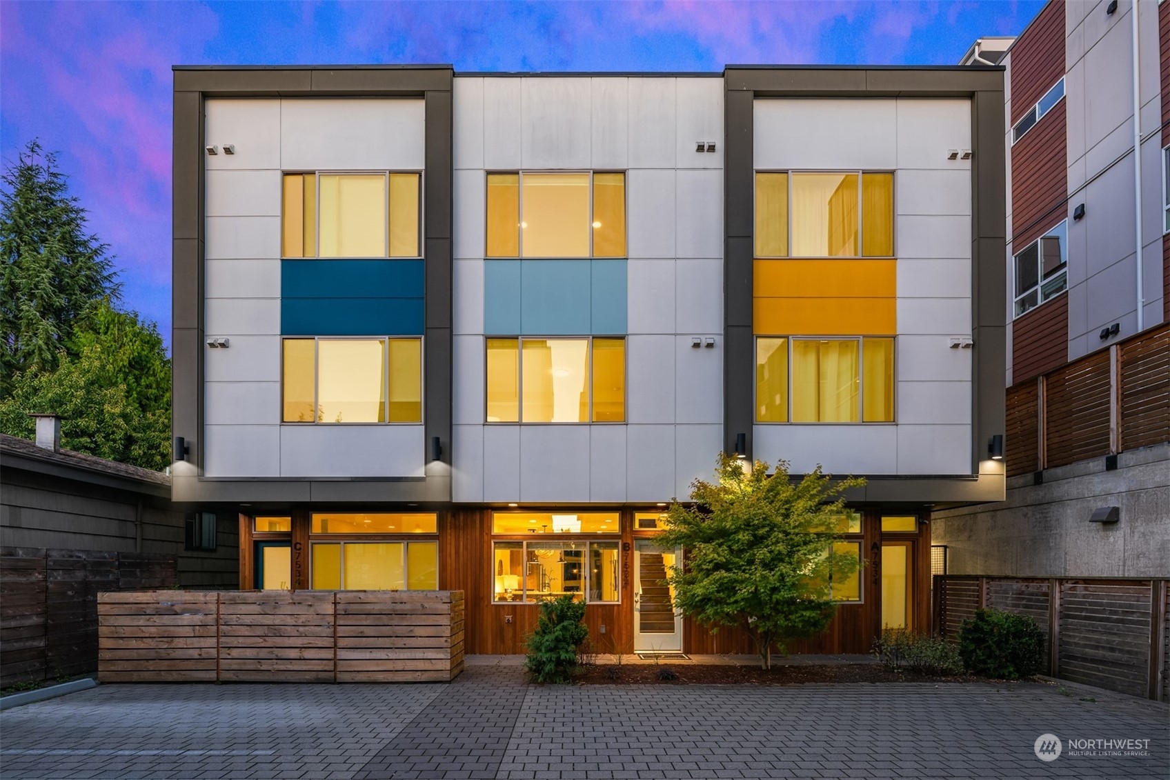 Property Photo: 7534 B 15th Avenue NW WA 98117