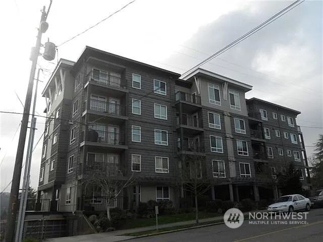 Property Photo: 3015 SW Avalon Way 102 WA 98126