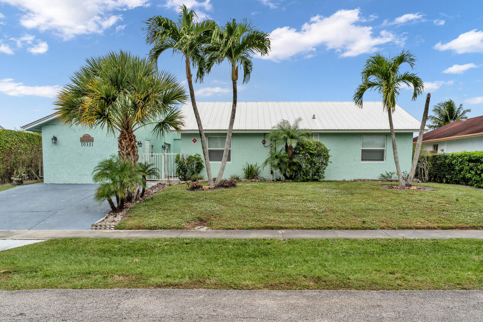 Property Photo:  10331 Pippin Lane  FL 33411 