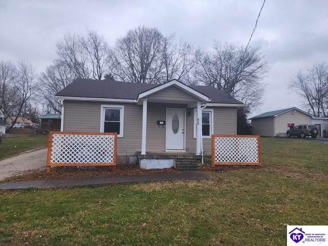 Property Photo: 809 Hawkins Drive KY 42701