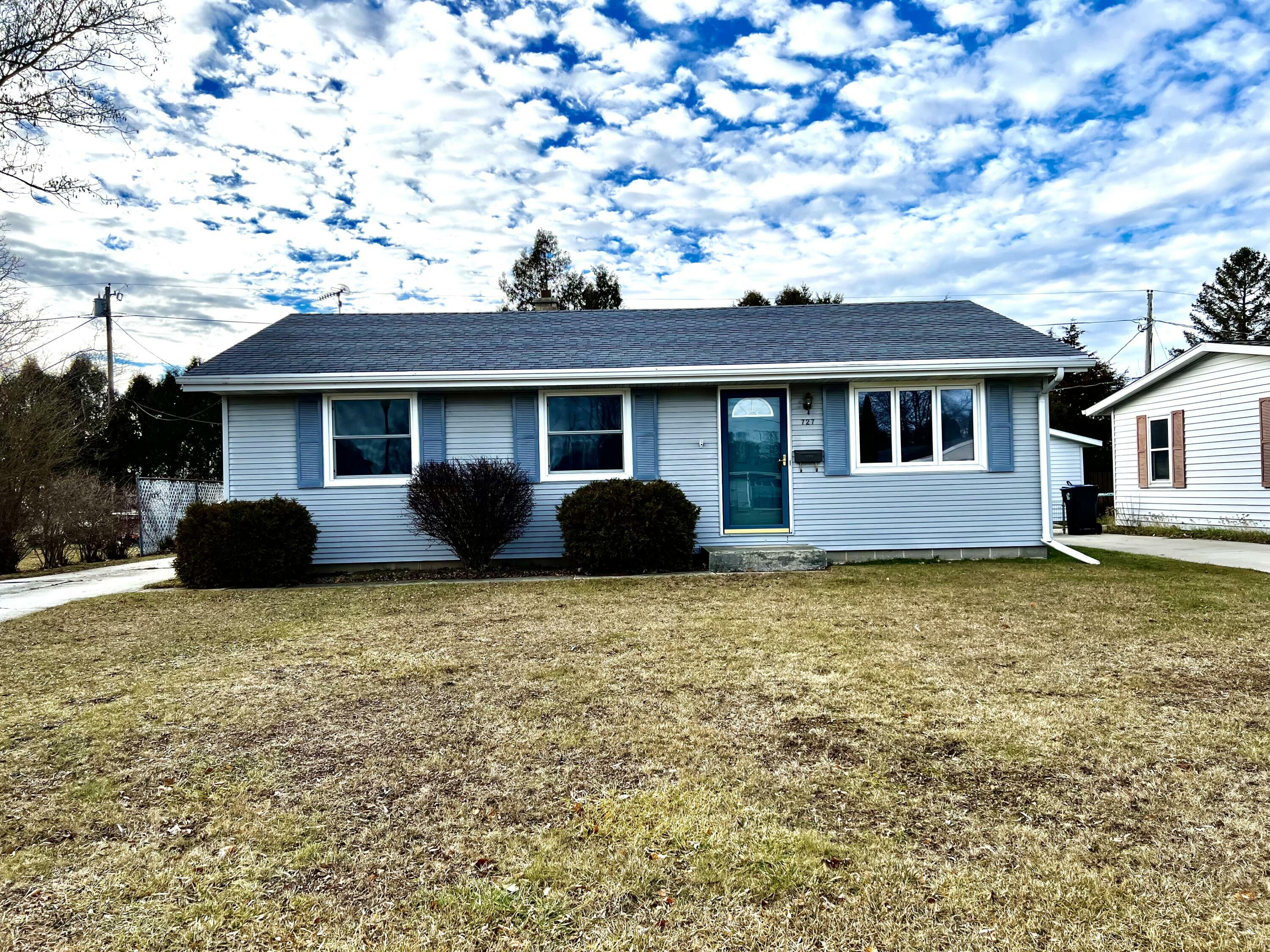 Property Photo: 727 David Ave WI 53085