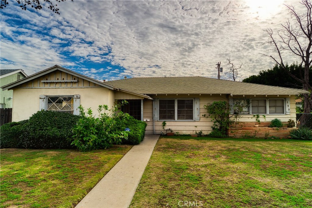 16824 Calahan Street  Northridge CA 91343 photo