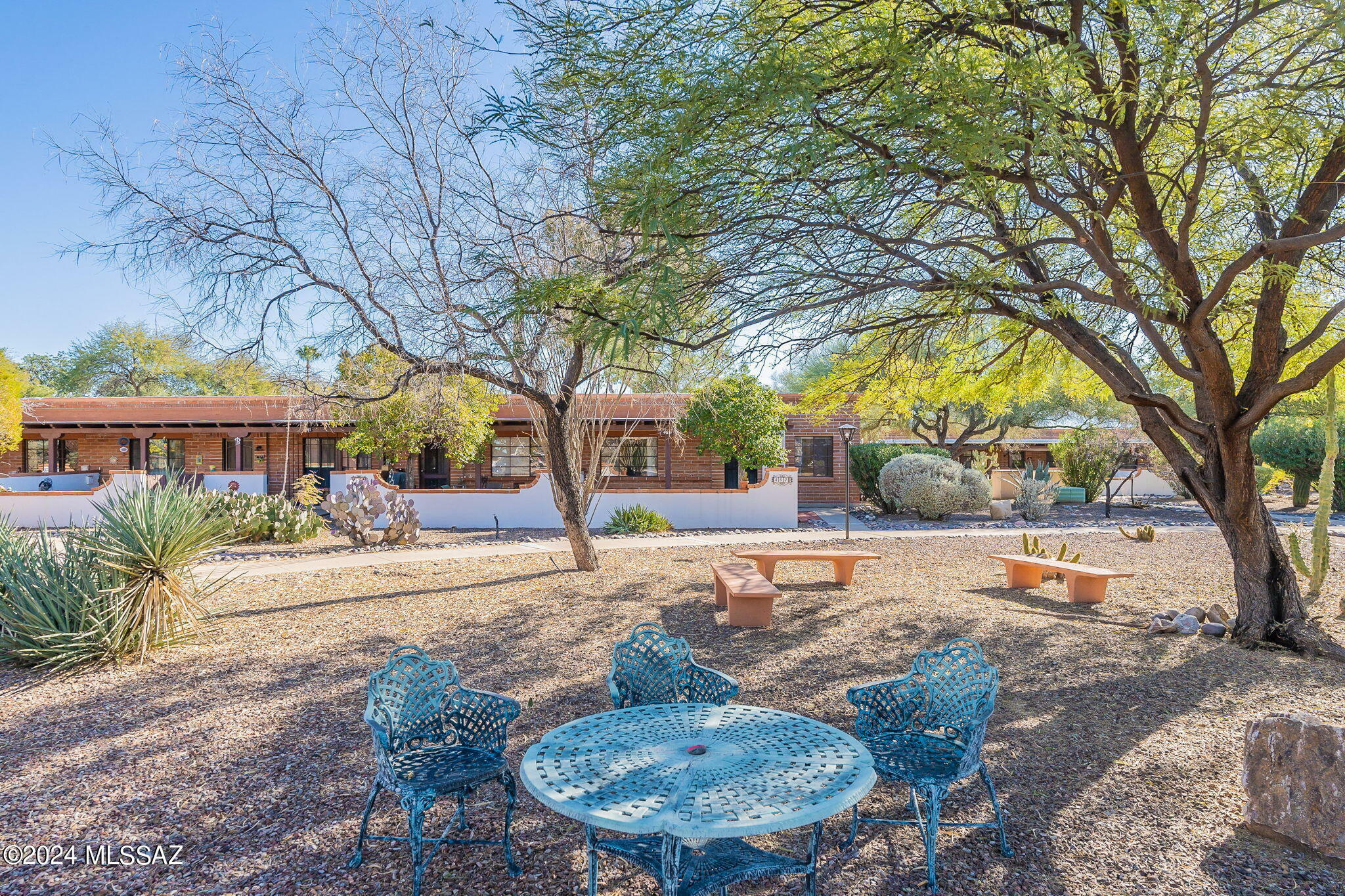 Property Photo:  457 S Paseo Quinta D  AZ 85614 