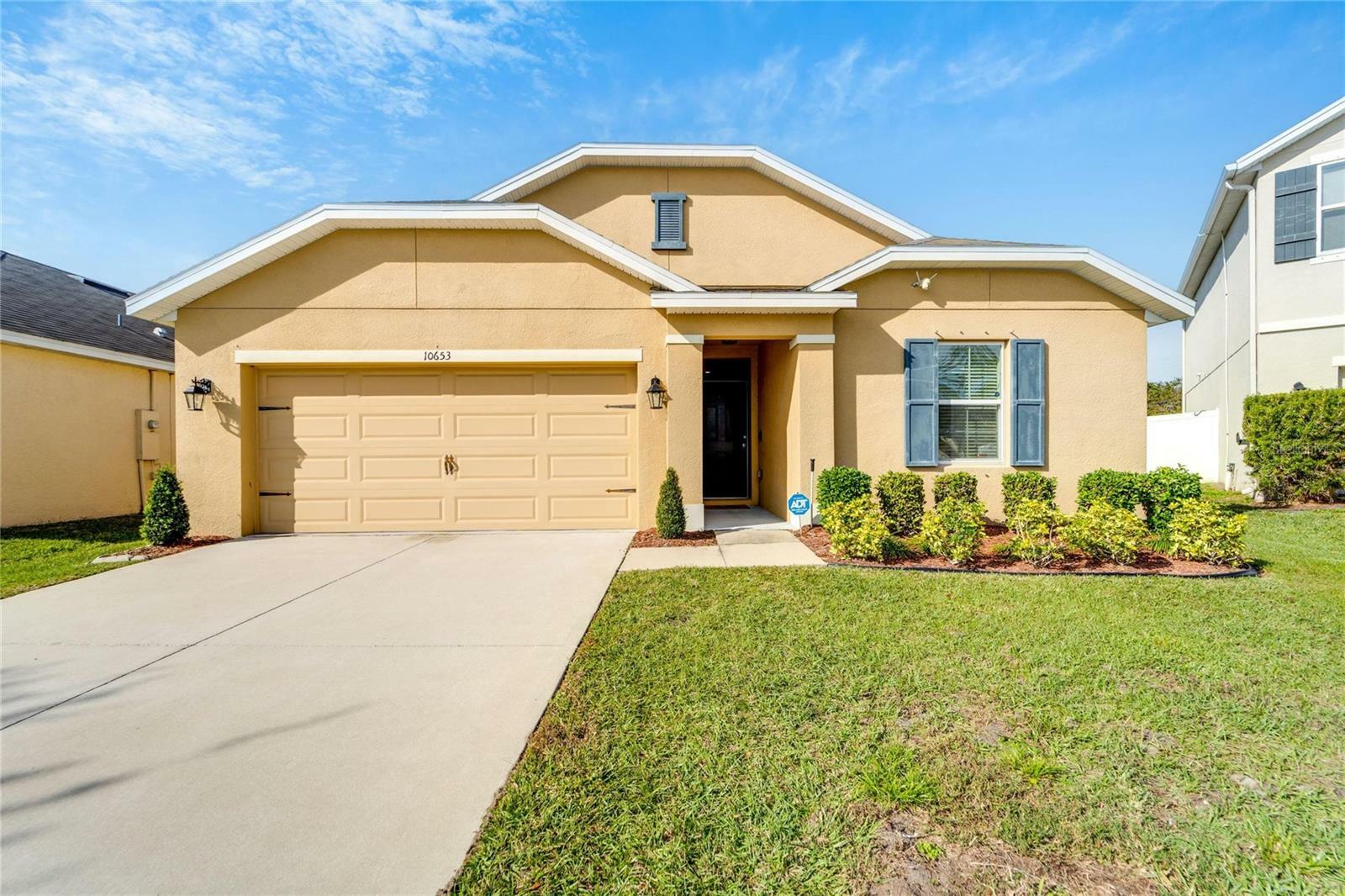 Property Photo:  10653 Park Meadowbrooke Drive  FL 33578 