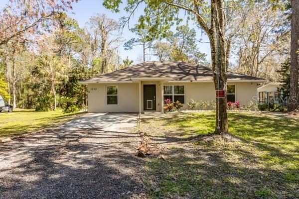 Property Photo: 1745 County Road 75 FL 32110