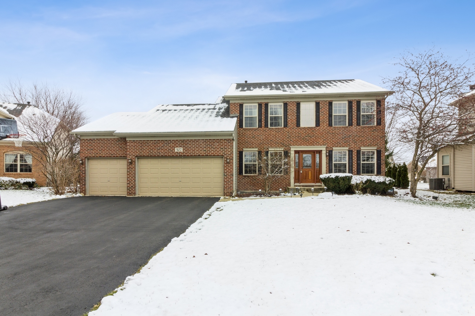 Property Photo: 507 N Avon Court IL 60543
