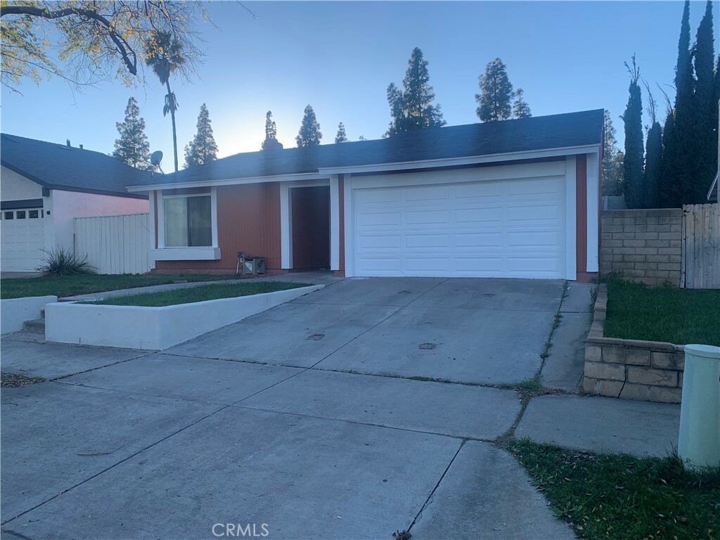 Property Photo:  6897 Crest Avenue  CA 92503 