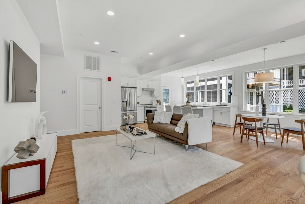 Property Photo:  68 Chestnut Street 1  MA 02465 