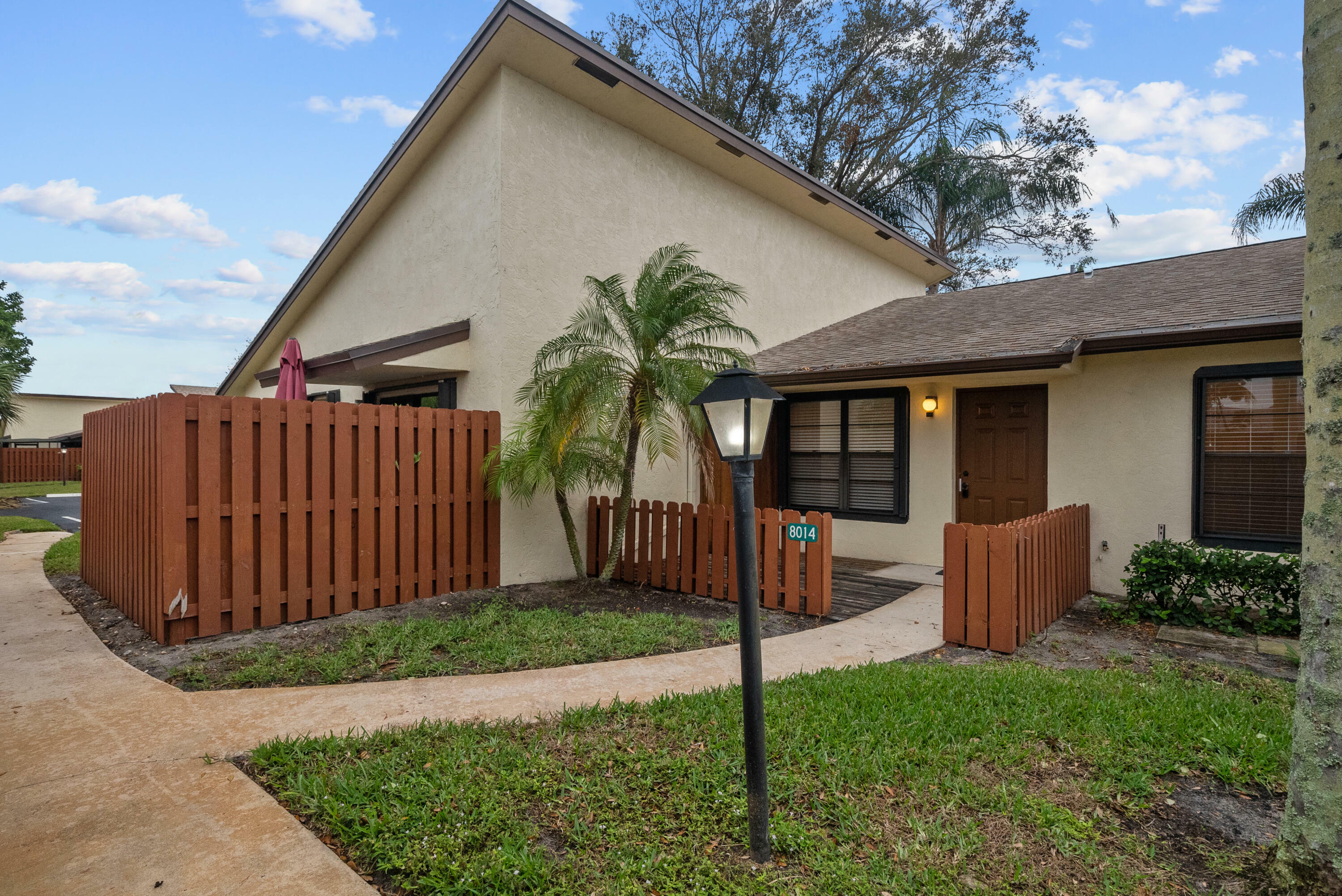 Property Photo:  8014 SE Villa Circle  FL 33455 