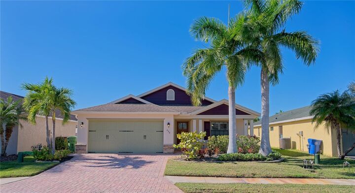Property Photo:  426 San Lorenzo Court  FL 34208 