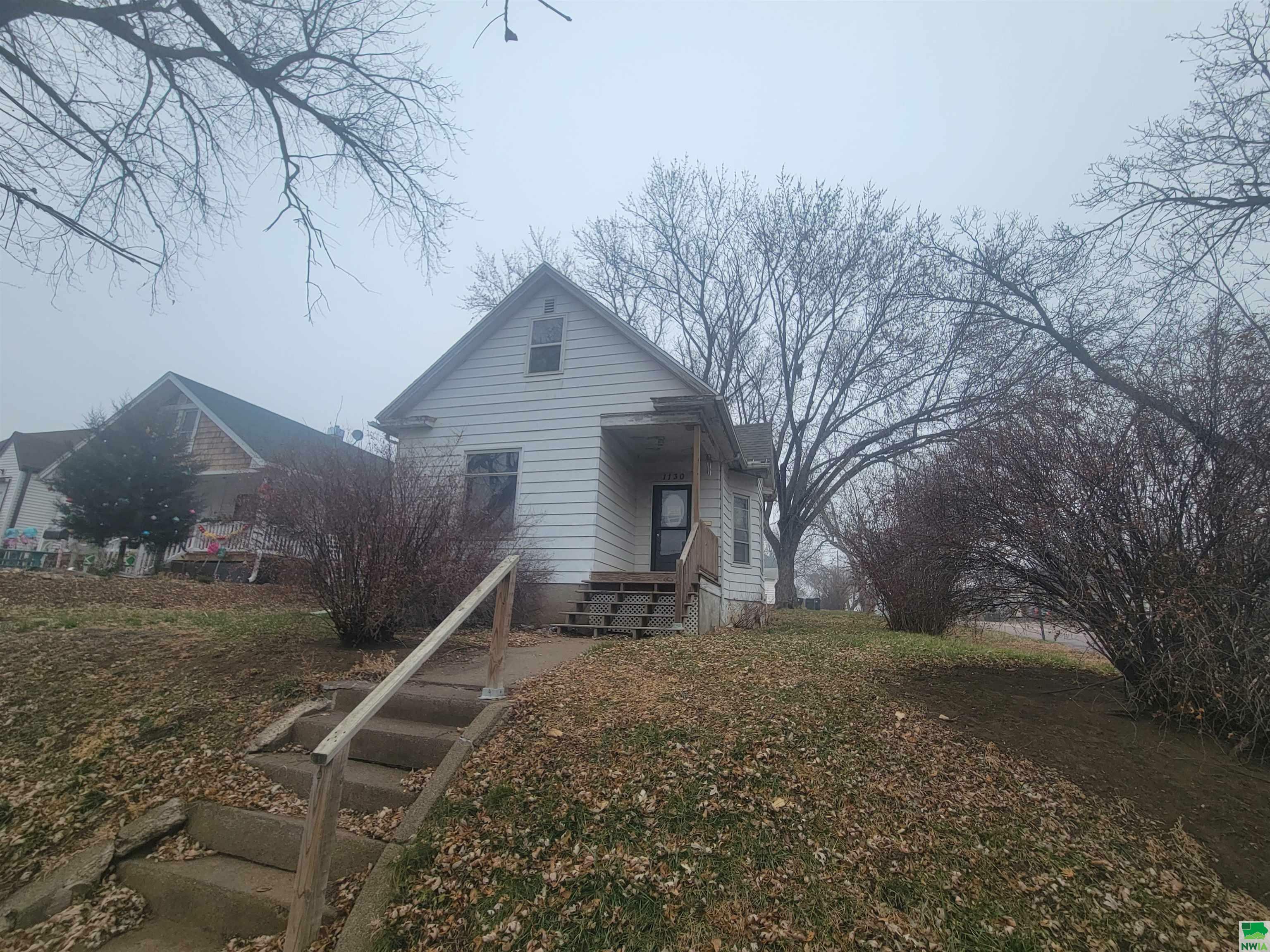 Property Photo:  1130 S Newton  IA 51106 