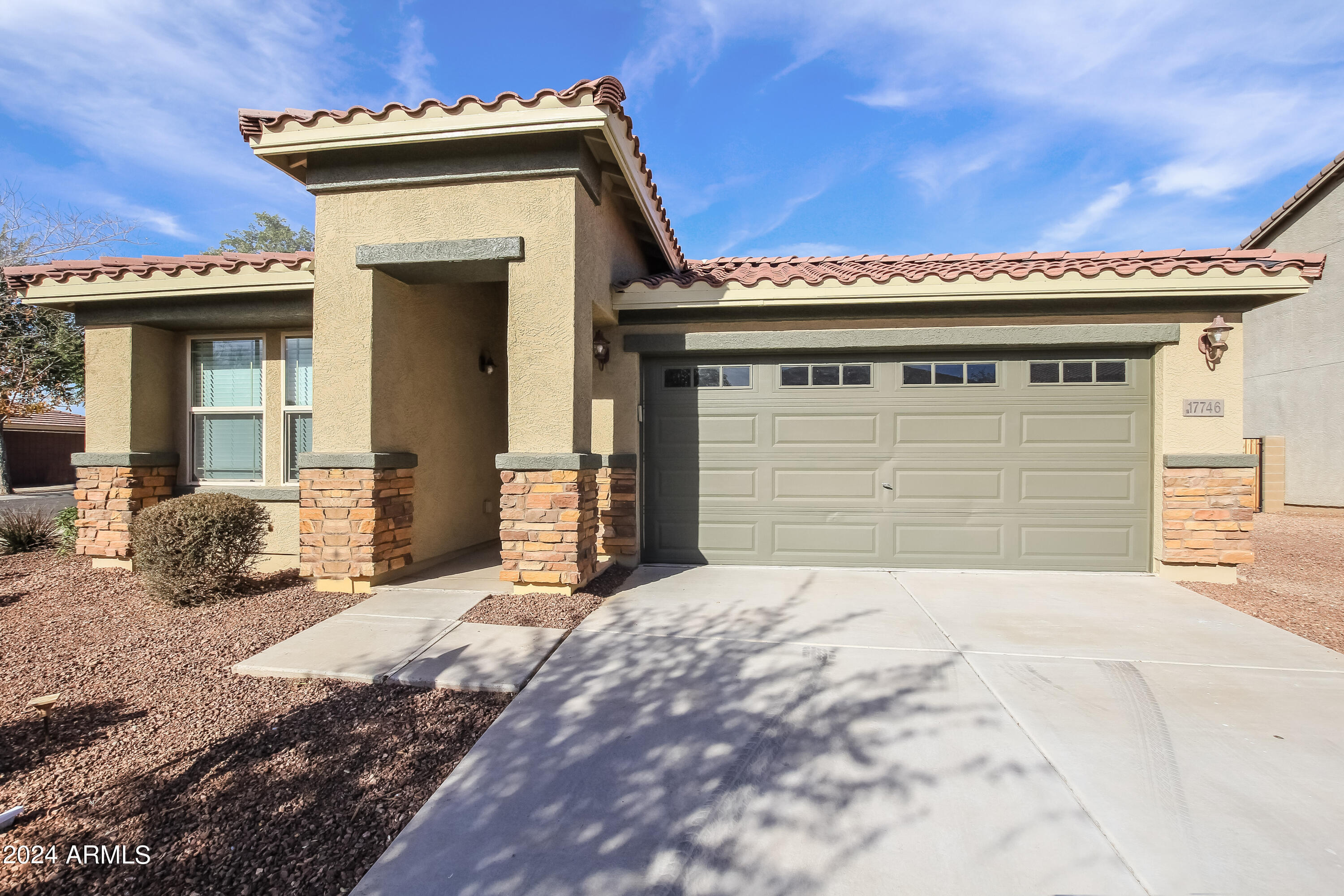 Property Photo:  
