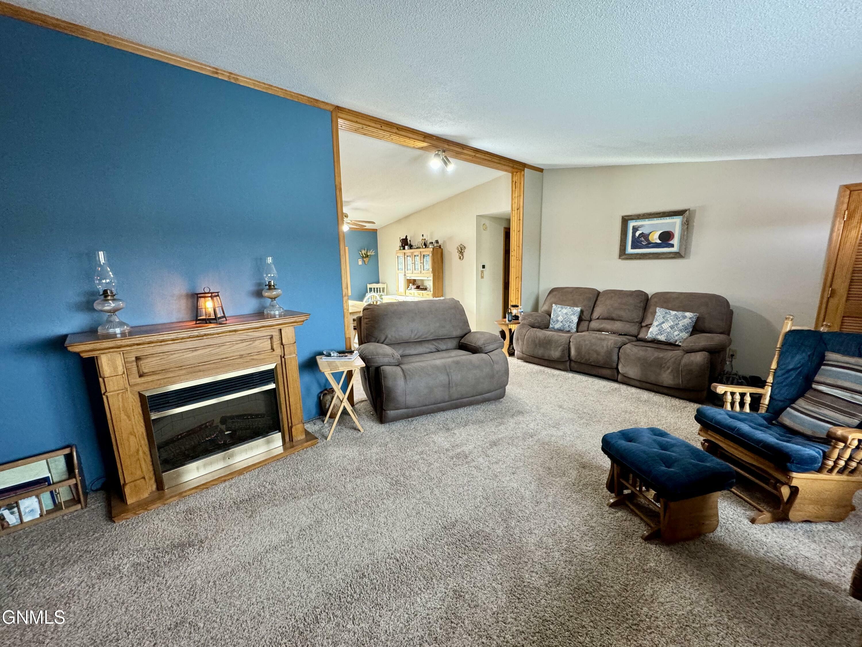 Property Photo:  13790 36th Street SW  ND 58622 