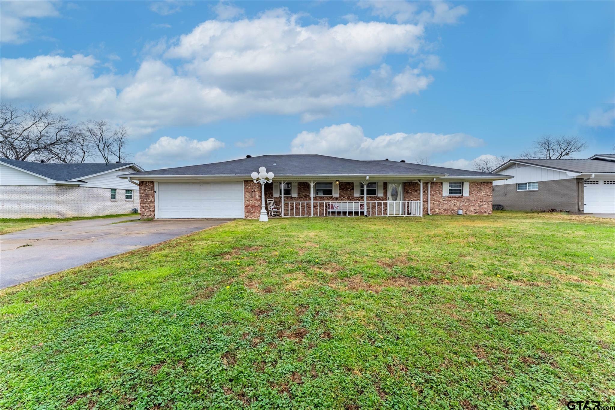 Property Photo:  1523 Live Oak St.  TX 75482 