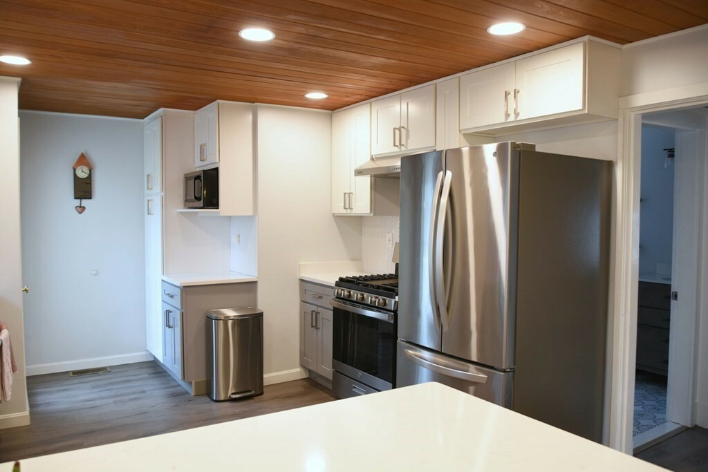 Property Photo:  596 Summer St  MA 02474 