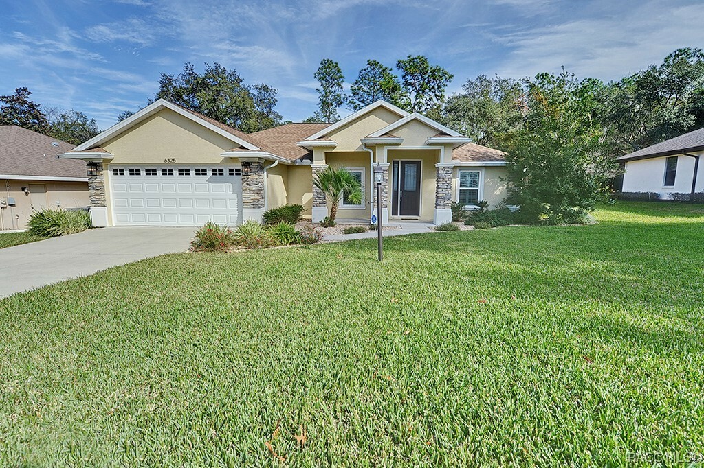 Property Photo:  6325 N Whispering Oak Loop  FL 34465 