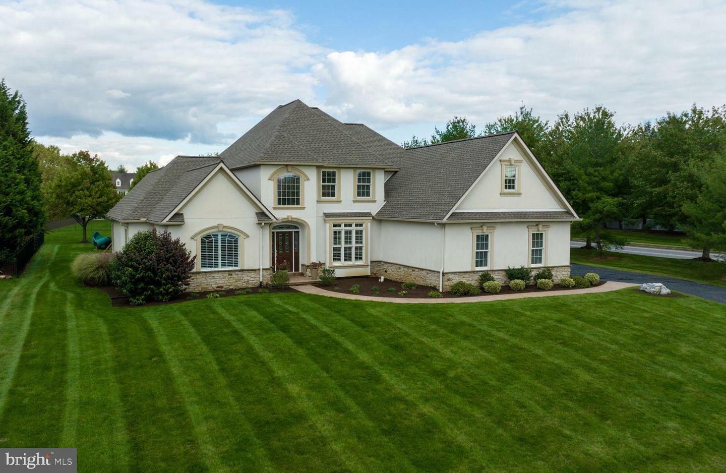 Property Photo:  1137 N Lefever Drive  PA 17543 