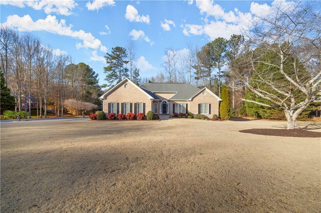 Property Photo:  224 Birch Bend Drive  GA 30004 