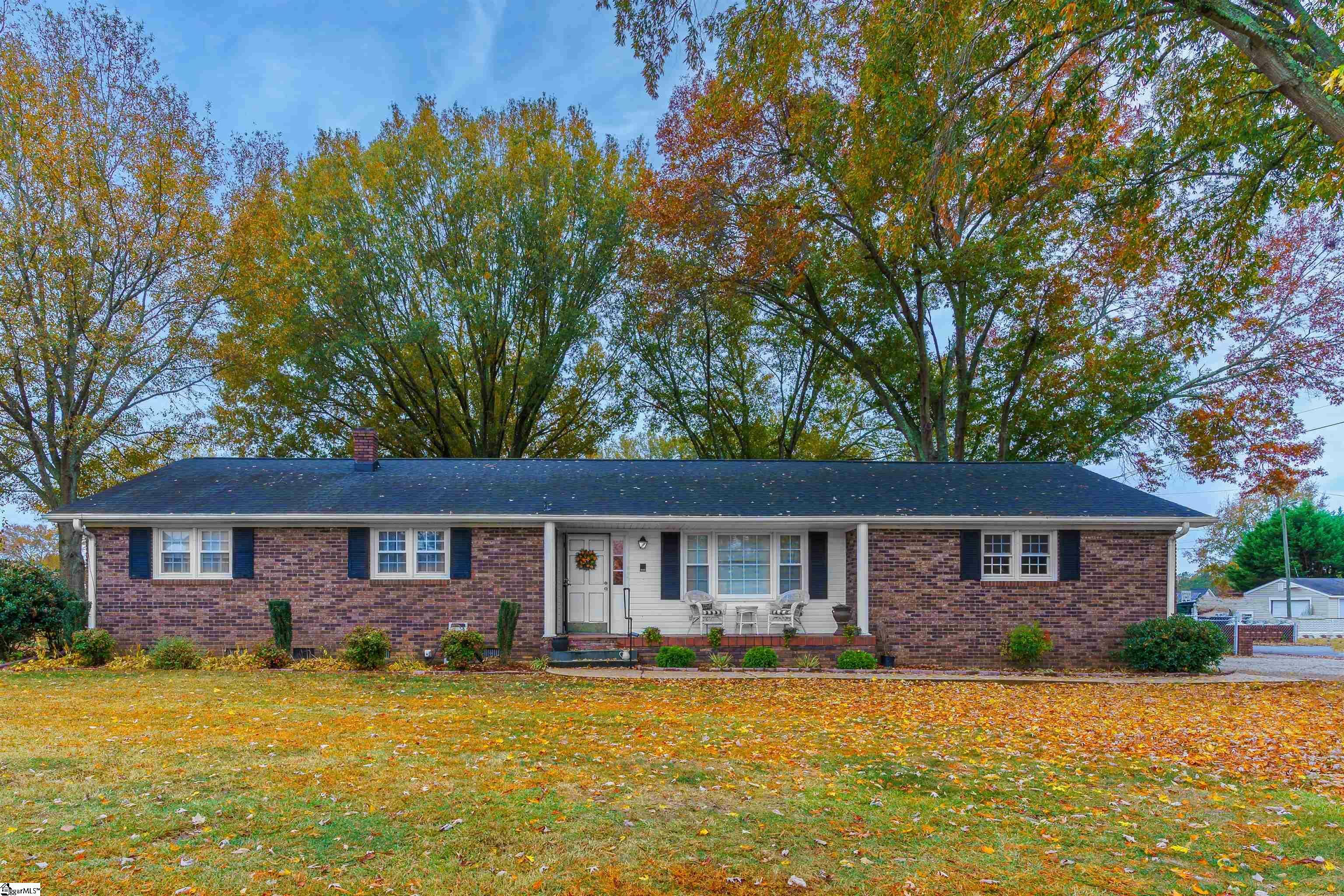 Property Photo: 101 Birch Lane SC 29376-2801