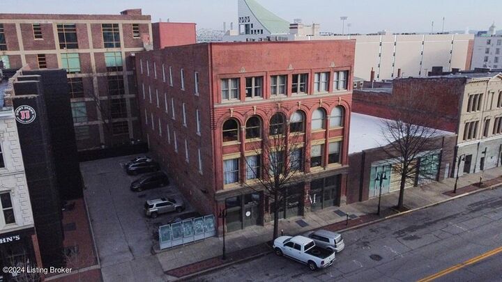 Property Photo: 309 E Market St 213 KY 40202