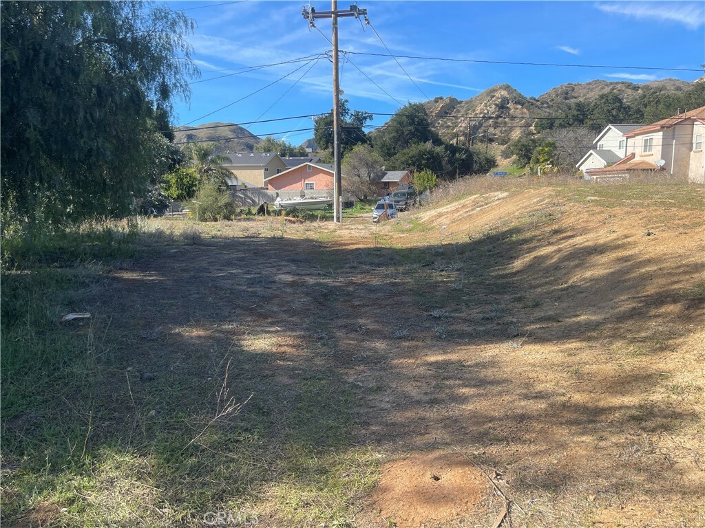 Property Photo:  29120 Val Verde  CA 91384 