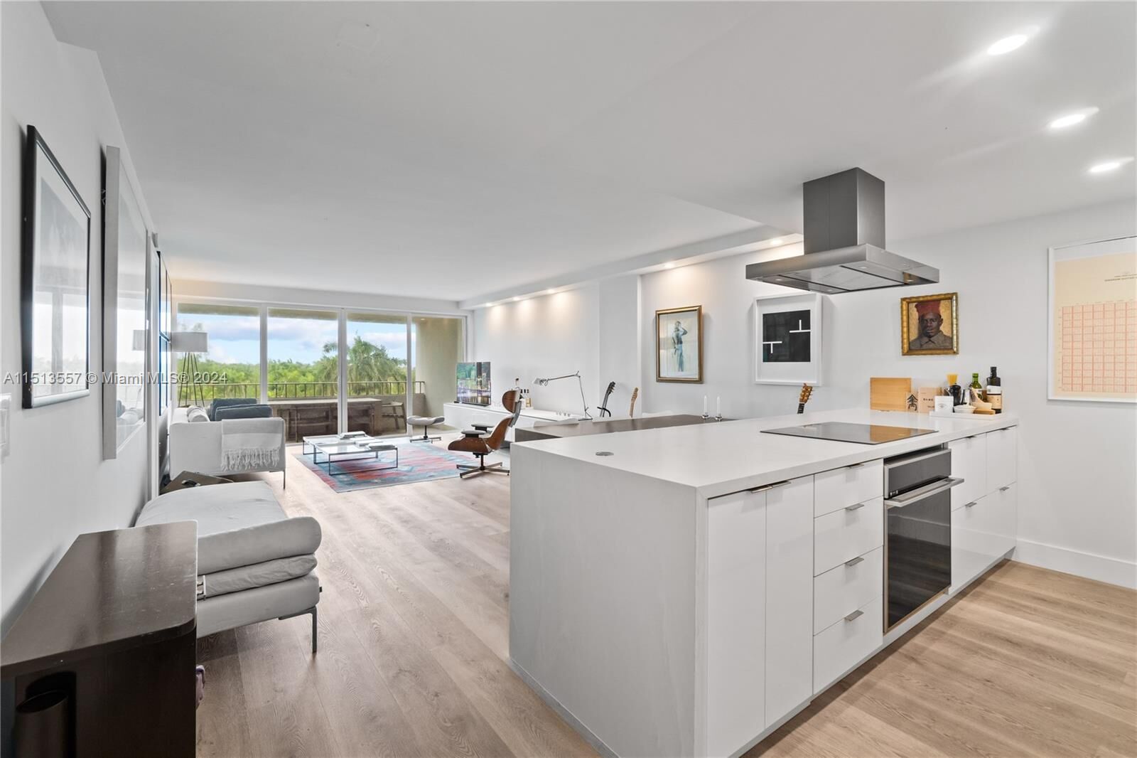 Property Photo:  155 Ocean Lane Dr 502  FL 33149 