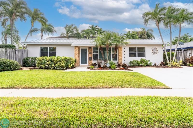 Property Photo: 1698 NE 39th St FL 33334