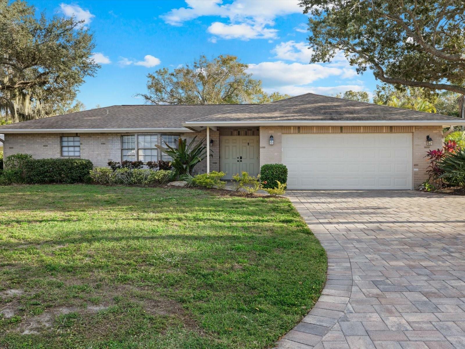 Property Photo:  1915 Dalecroft Road  FL 34235 