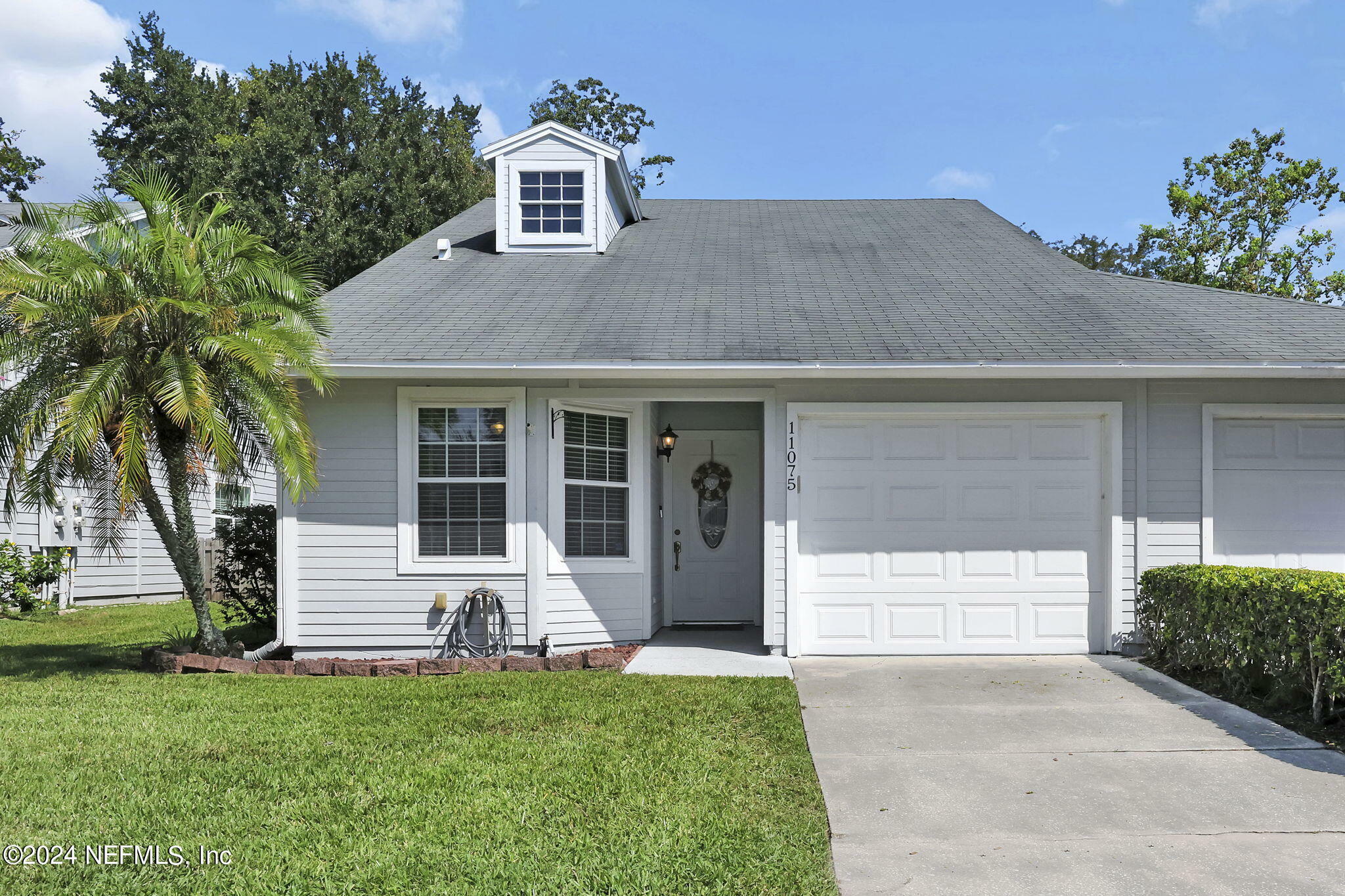 Property Photo:  11075 Wandering Oaks Drive  FL 32257 