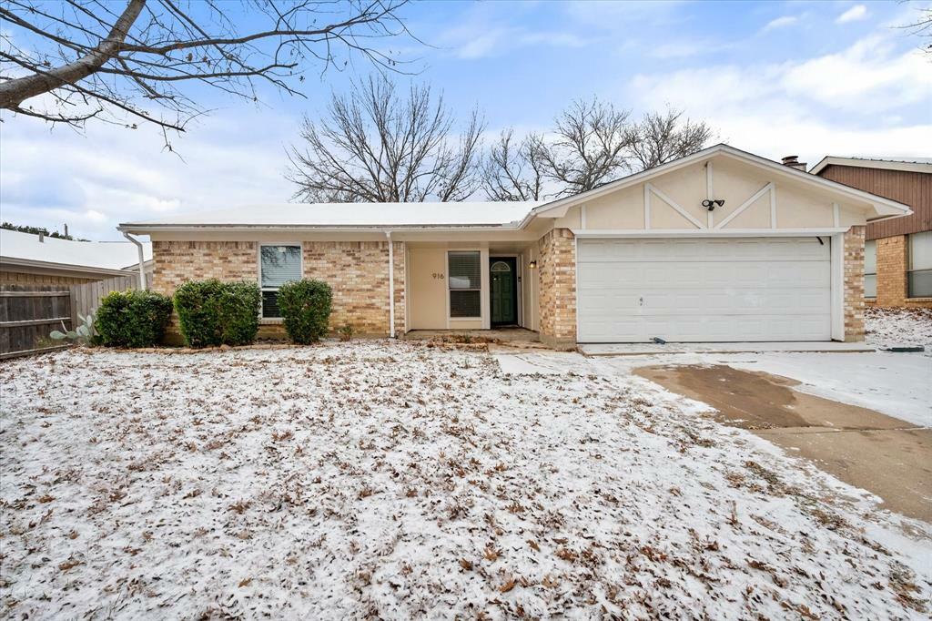 Property Photo:  916 Lemontree Drive  TX 76017 