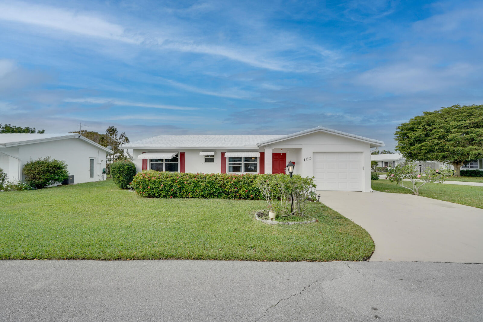 Property Photo:  105 SW 9th Street  FL 33426 