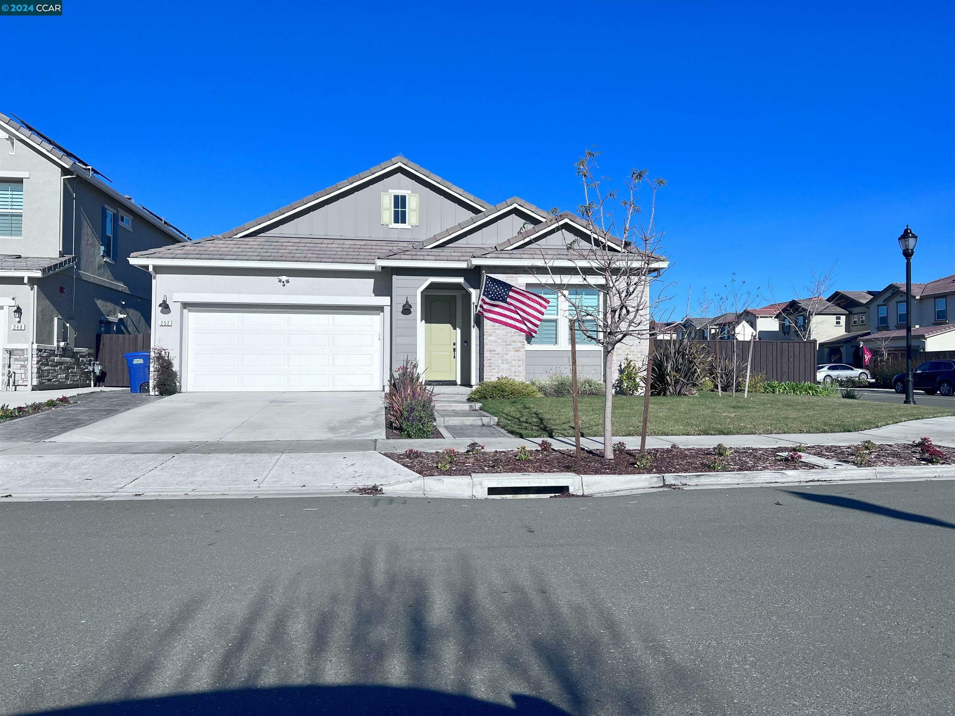 Property Photo:  252 Golden State Pkwy  CA 94561 