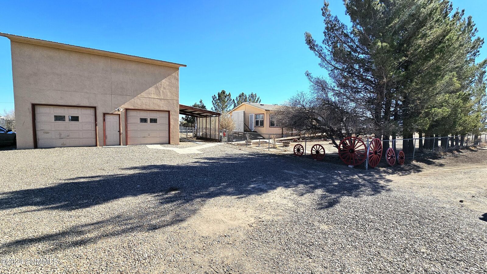 Property Photo:  6015 SE Hereford Road  NM 88030 