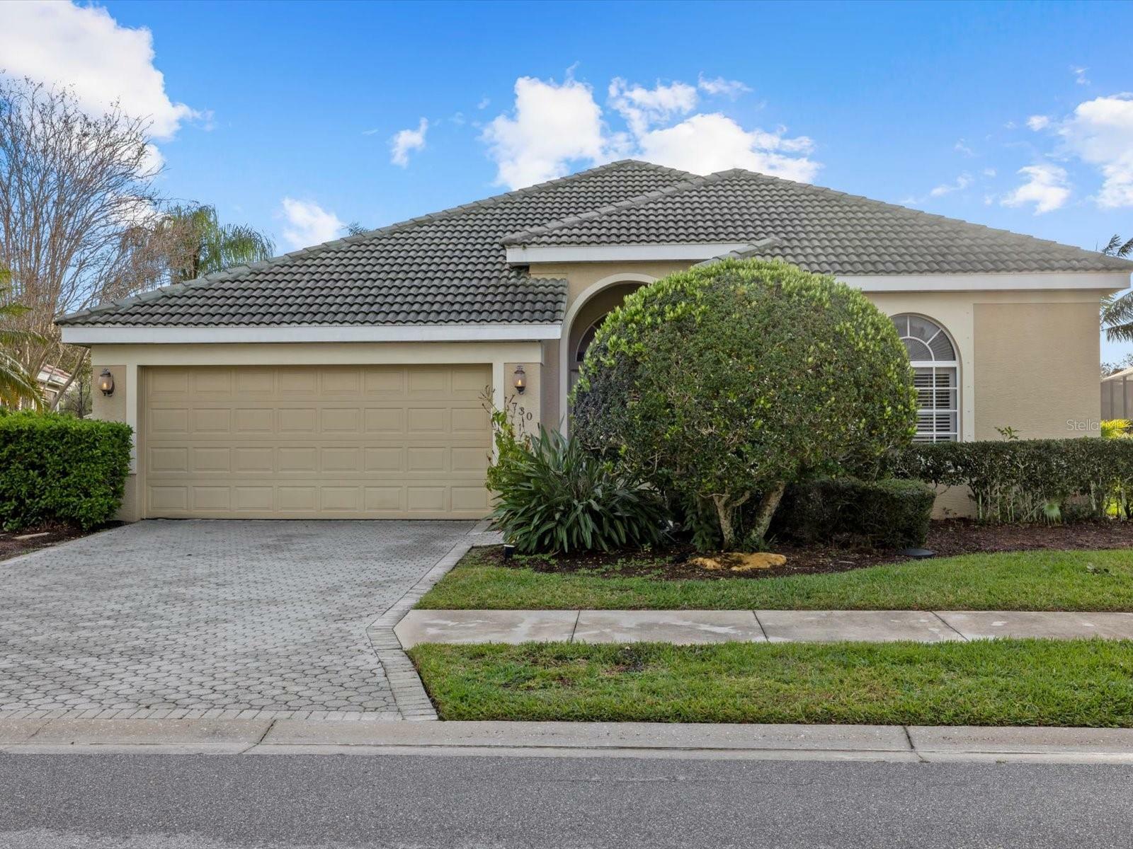 Property Photo:  730 Fordingbridge Way  FL 34229 