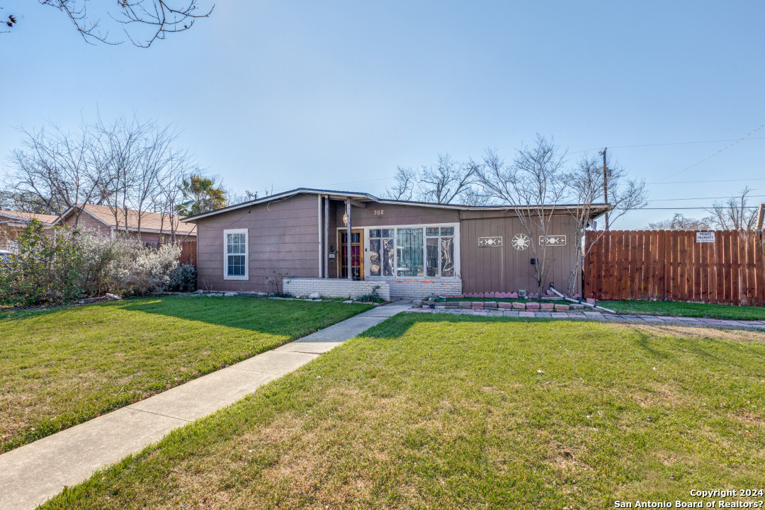 Property Photo: 302 E Vestal Pl TX 78221