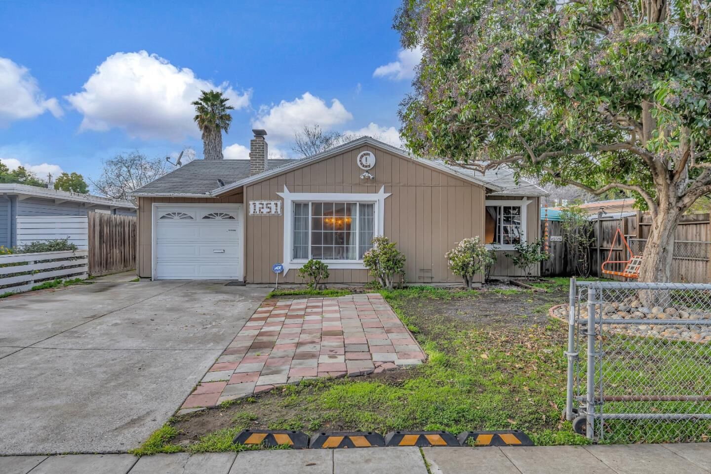 Property Photo:  1251 Carlton Avenue  CA 94025 