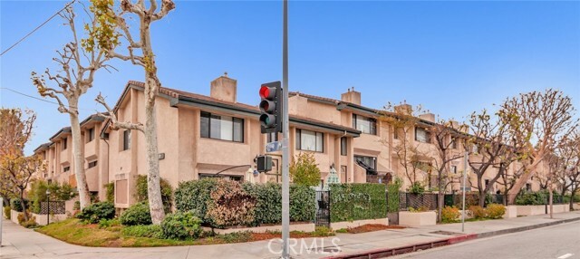 Property Photo:  7137 Shoup Avenue 19  CA 91307 