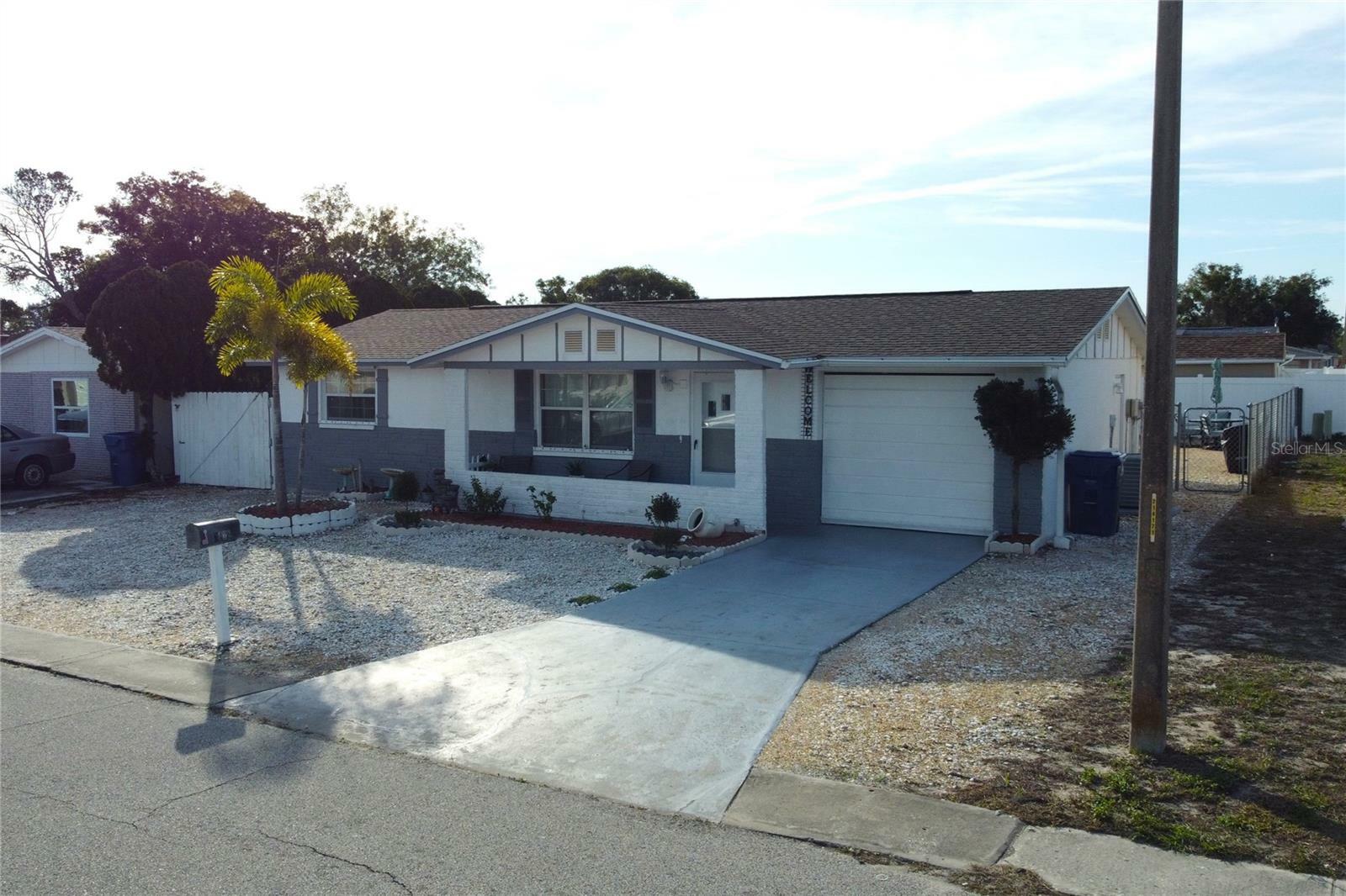 Property Photo:  3428 Umber Road  FL 34691 