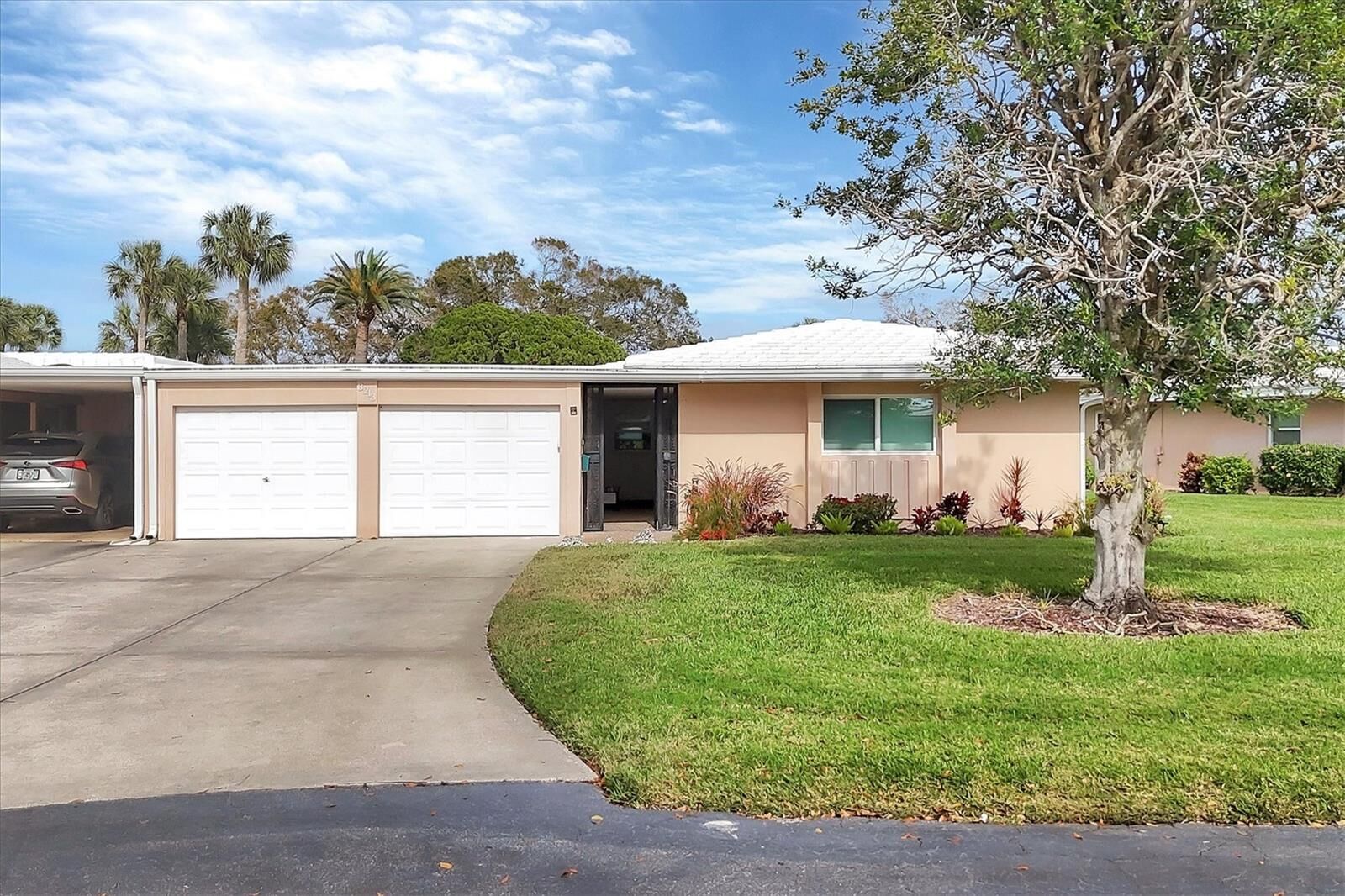 Property Photo:  3213 Southfield Lane 914  FL 34239 