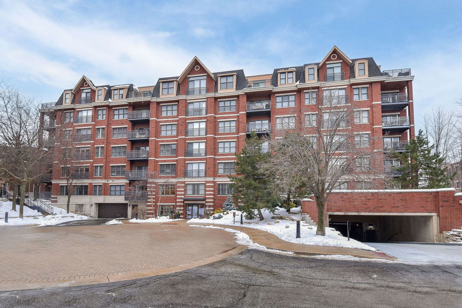 Property Photo:  255 E Liberty Drive 704-2  IL 60187 