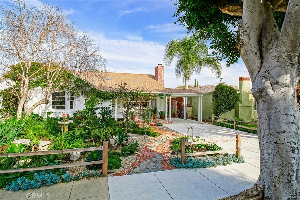 Property Photo:  2564 Armacost Avenue  CA 90064 