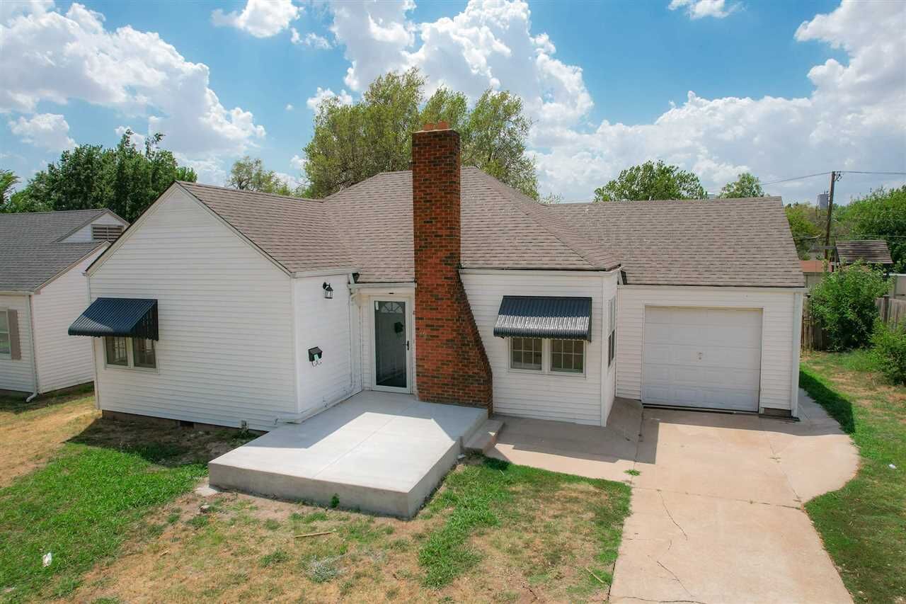 Property Photo: 834 N 3rd OK 74601