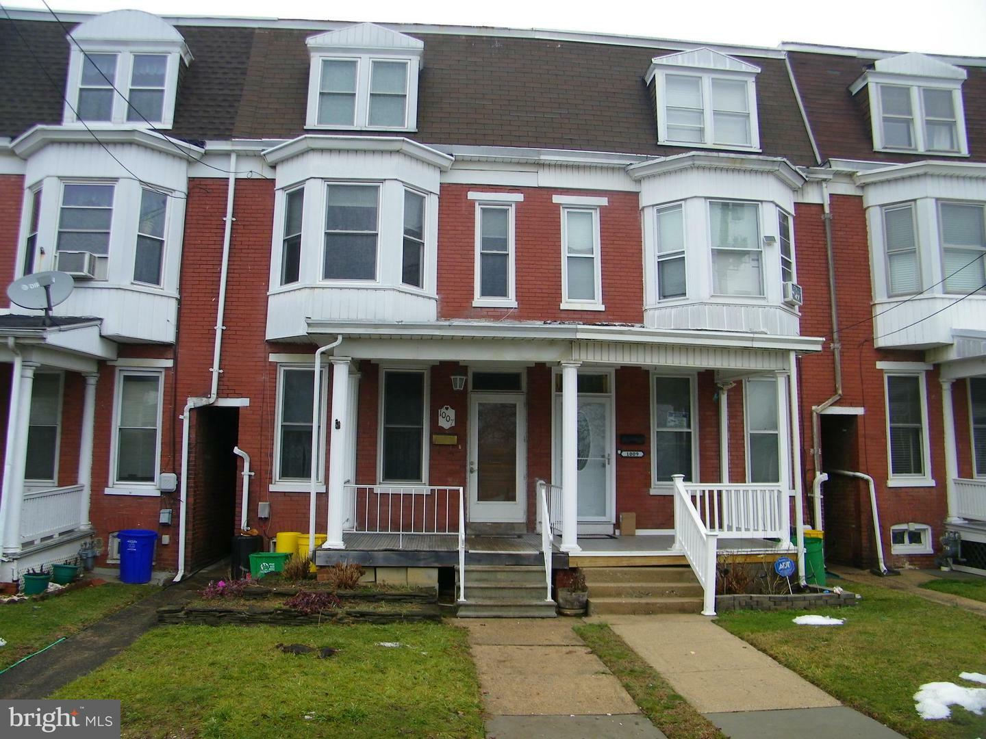 Property Photo:  1007 S Queen Street  PA 17403 