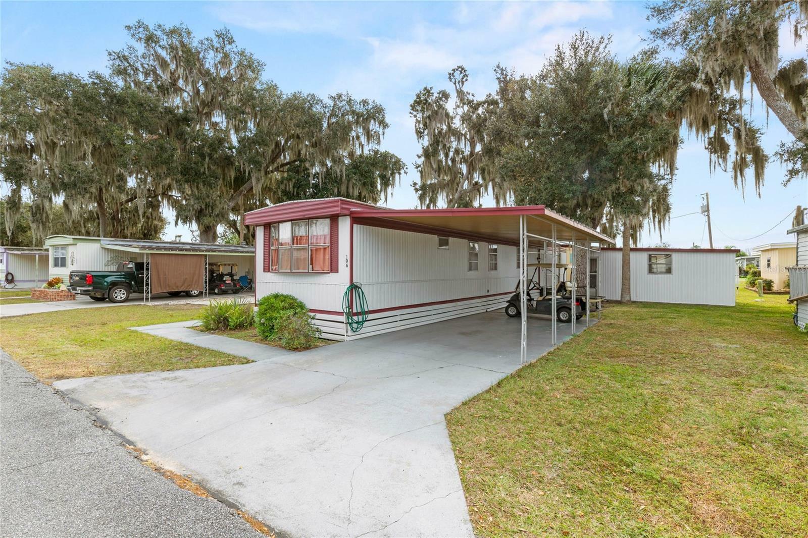 Property Photo:  306 Magnolia Drive  FL 34788 