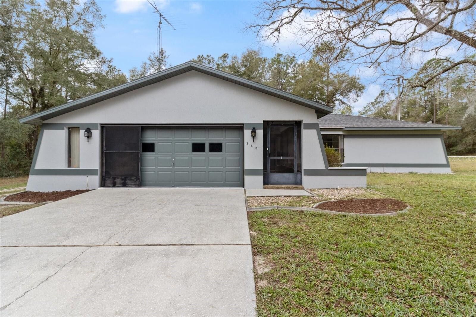 Property Photo:  240 W Nova Place  FL 34434 