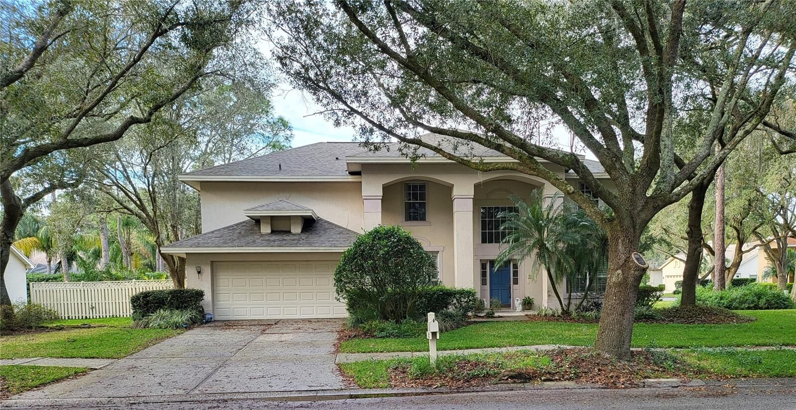 Property Photo: 8718 Hidden Green Lane FL 33647