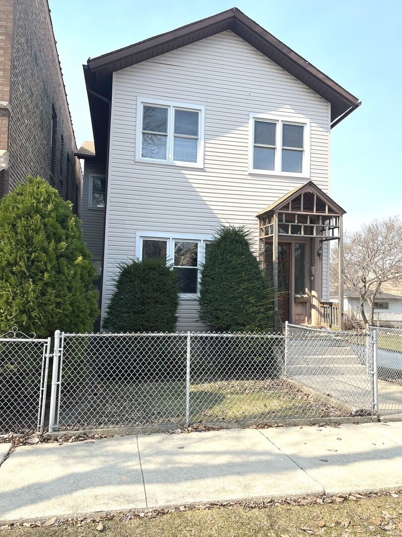 Property Photo: 3322-26-28 S Parnell Avenue IL 60616
