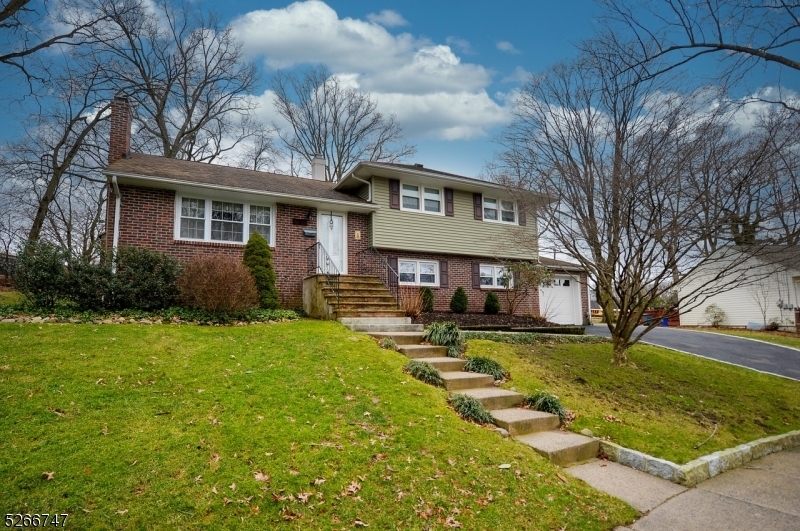 Property Photo:  15 Crest Dr  NJ 07432 