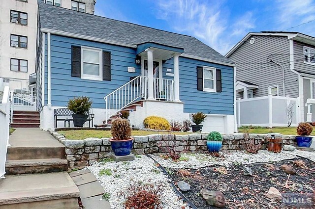 Property Photo:  181 Hickory Street  NJ 07032 