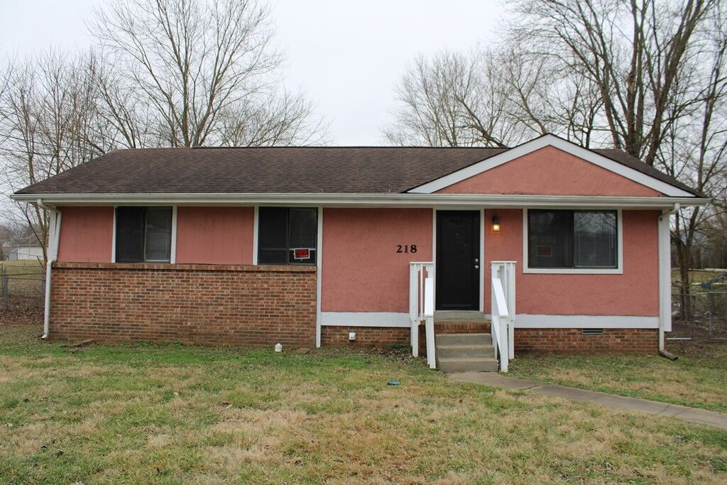 Property Photo:  218 Al Oerter Dr  TN 37042 